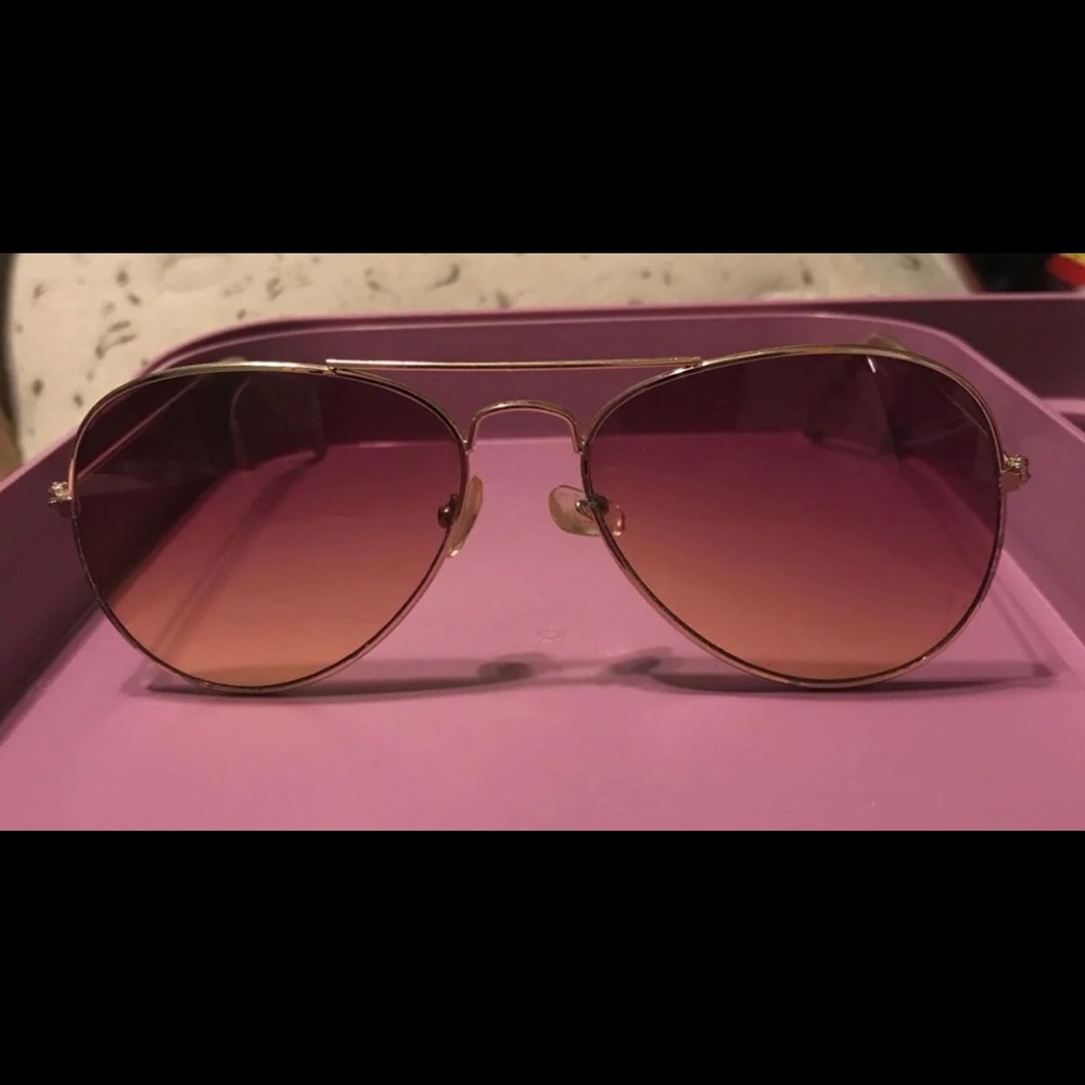 Aviator Style Sunglasses